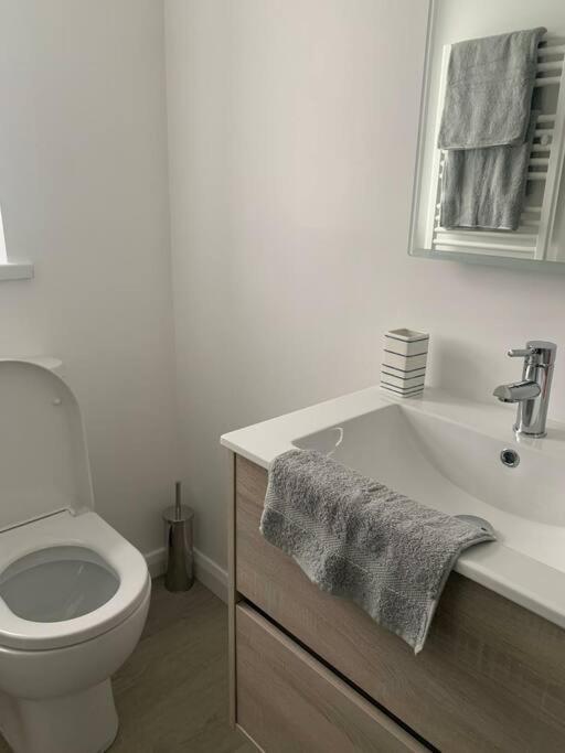 Modern Apartment With Sea Views Portrush Kültér fotó